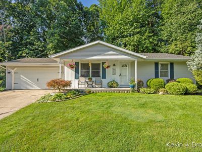 4053 Yorkwoods Ln NW, Comstock Park, MI, 49321