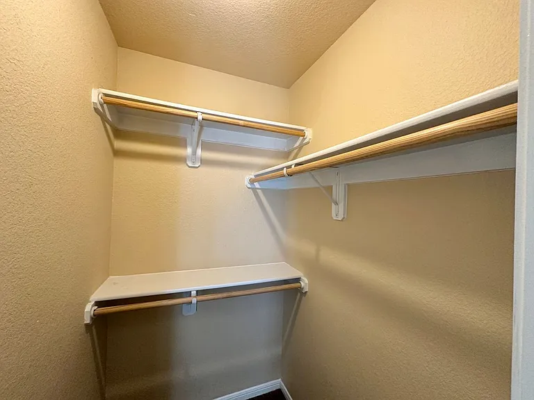 4304 Elms Run Cir — Photo 24