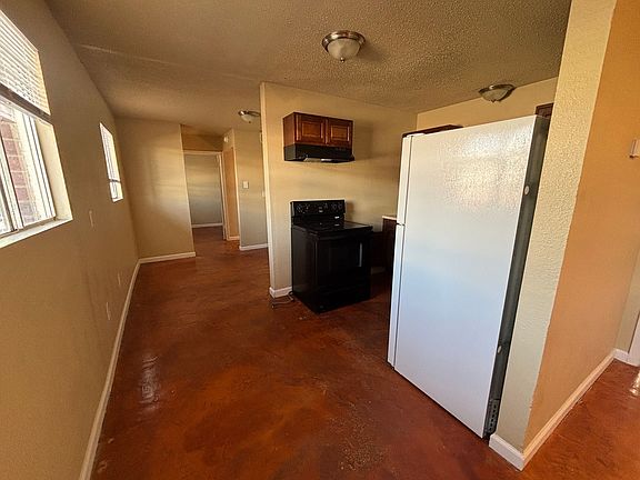 4th image of 915 S 15th St