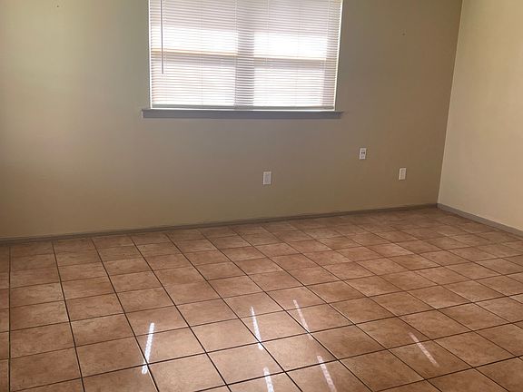 3rd image of 5559 Jordan Dr