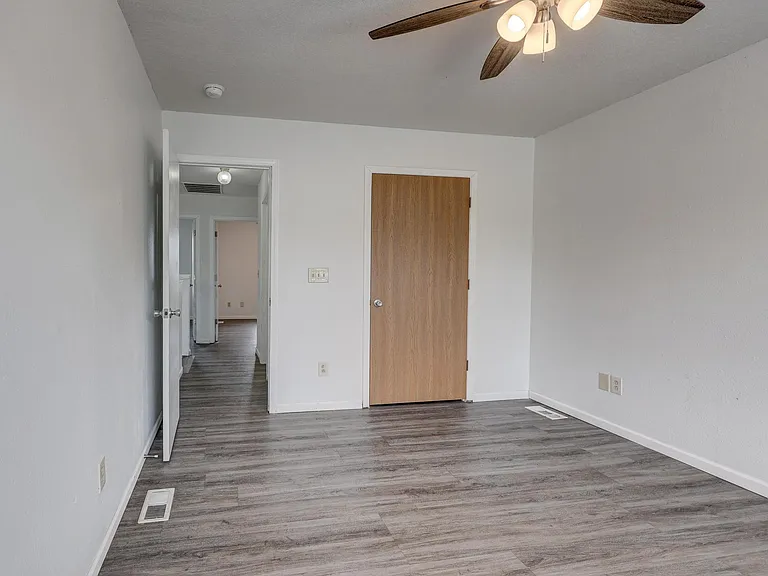 713 S Walker St #A — Photo 10