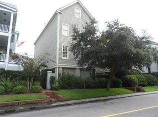 211 Wentworth St, Charleston, SC 29401