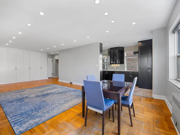 3750 Hudson Manor Terrace image 3 of 27