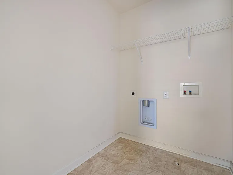 1124 Tay Sta — Photo 20