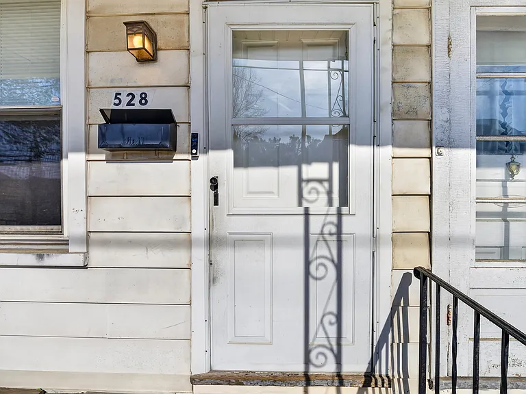 528 Packer St — Photo 4