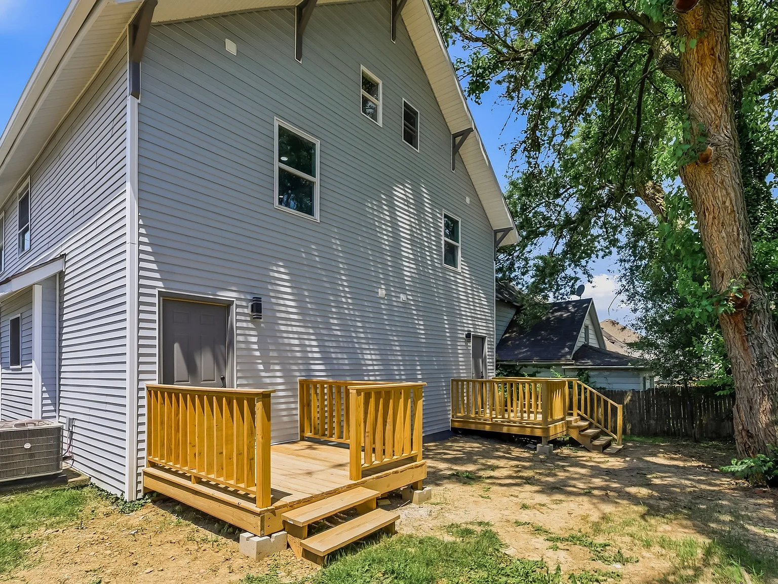 4 bed, 1500 sqft, $1,600 — Photo 3