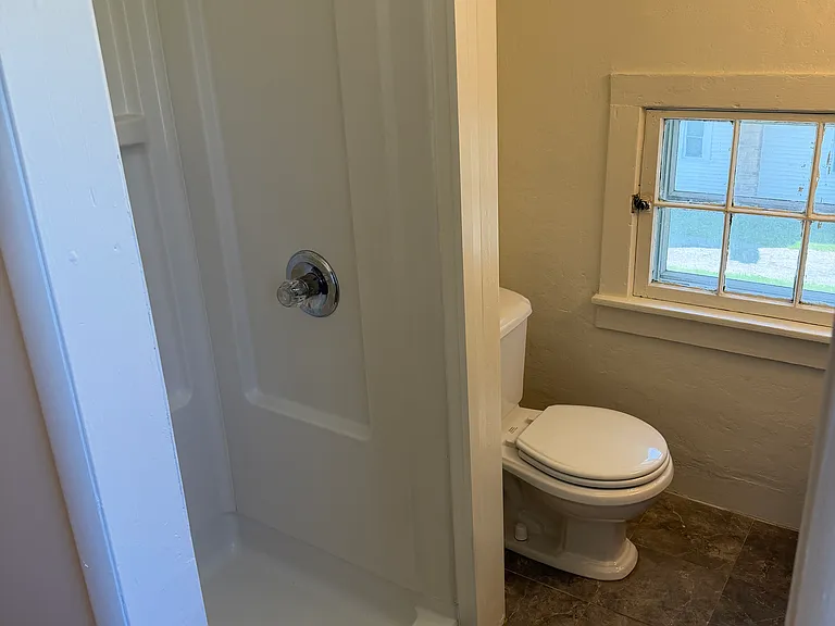 315 N Maple St — Photo 8