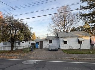 1052 W 12th St, Medford, OR
