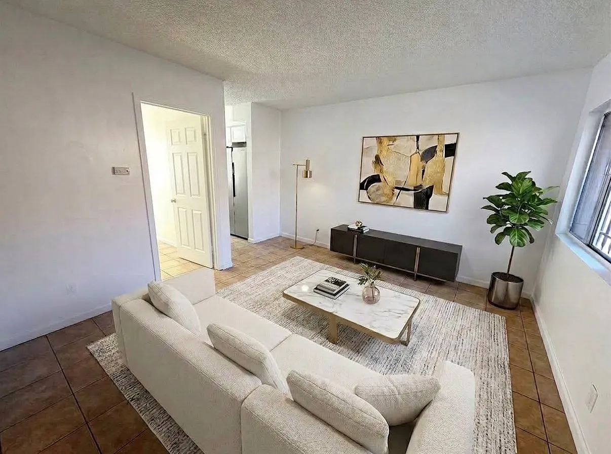 3 bed, 1000 sqft, $2,600 — Photo 1