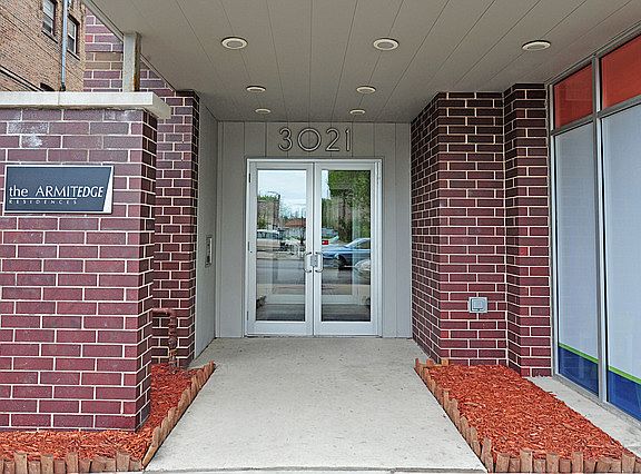 2nd image of 3021 W Armitage Ave #406