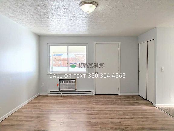 3rd image of 1111 N Elm St APT E