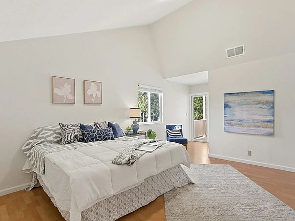 5th image of 325 E 8th St APT 2