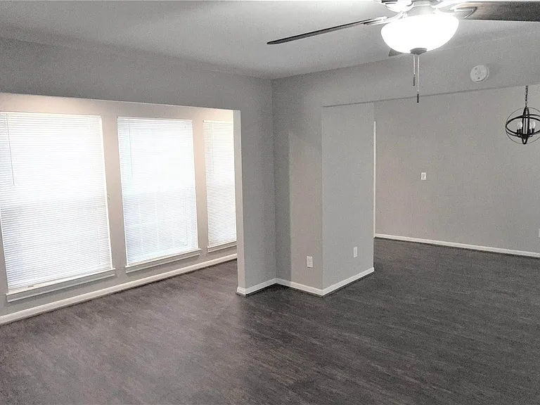 2727 Tinechester Dr — Photo 10