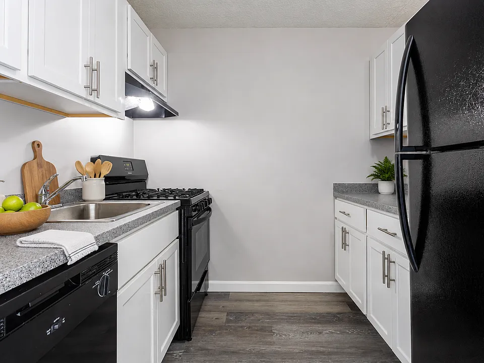 Skyline Drive Apartments
