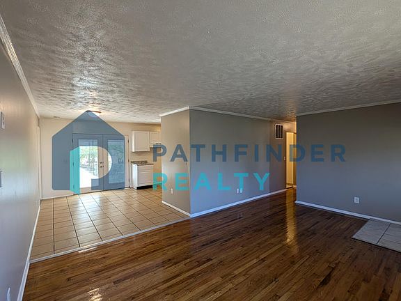 4th image of 4908 Becker Dr