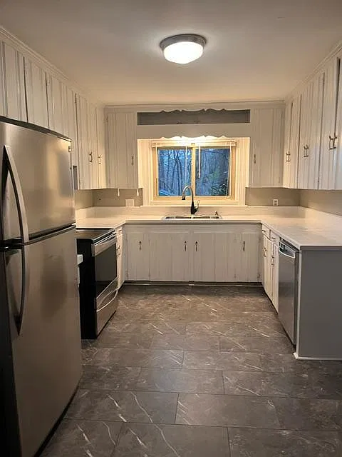 3607 Lynn Rd — Photo 3