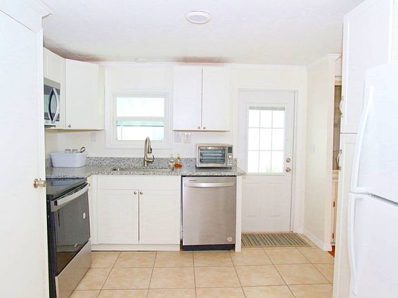 4th image of 333 Desoto St
