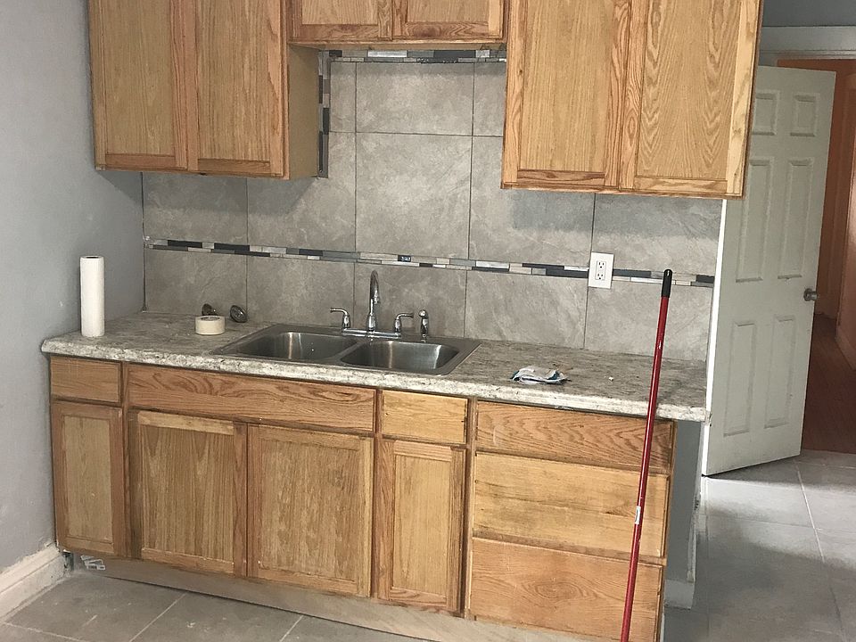 2nd image of 2422 W Lithuanian Plaza Ct #1