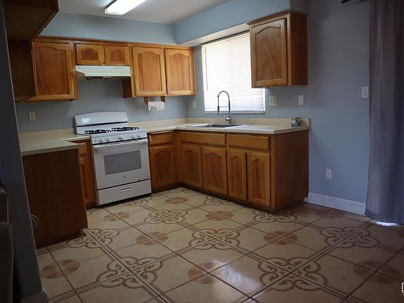 4th image of 313 Camino Real Dr