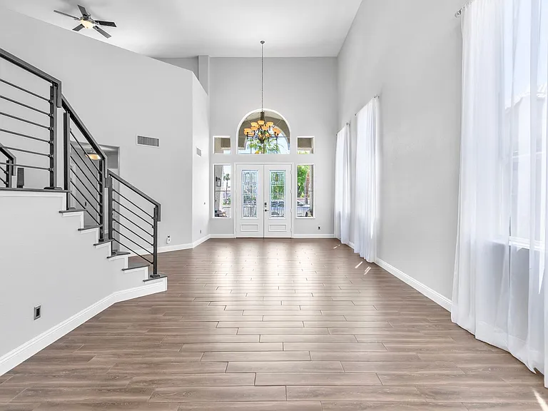 296 Doe Run Cir — Photo 2