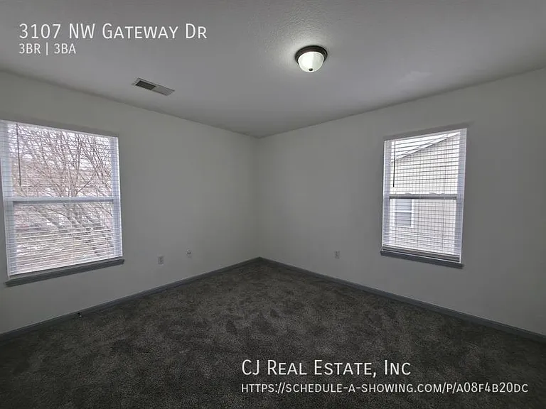 3107 NW Gateway Dr — Photo 7