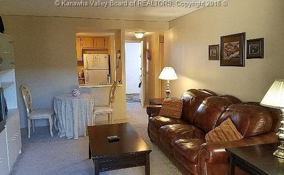 3rd image of 2106 Kanawha Blvd E APT 624