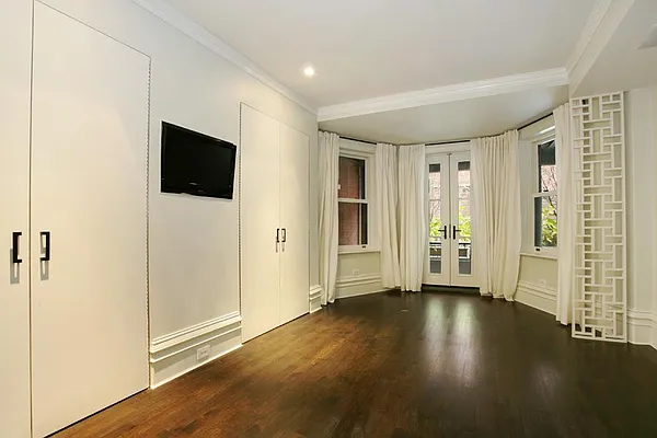 Rented by Corcoran | media 19