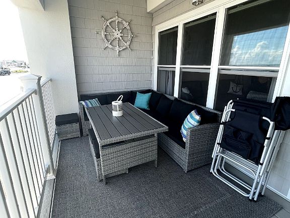 4th image of 315 Ocean Blvd #207
