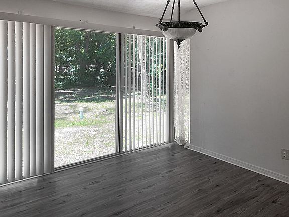 4th image of 4608 NE 20th Ct