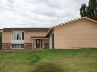 19 Marks Dr, Silver Bay, MN 55614