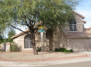 7152 W Crest Ln, Glendale, AZ 85310