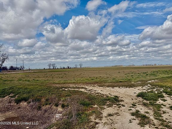 3rd image of Cleveland Crossing Rd