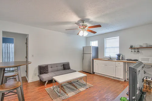 1714B Villa Pl Photo 1
