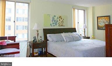 5th image of 1800 R St NW APT 604