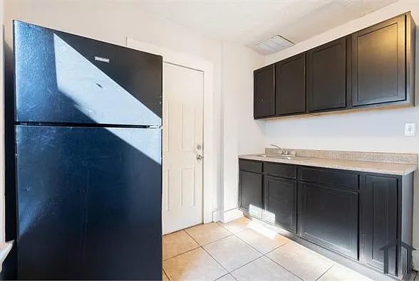 359 Clarendon Ave — Photo 46