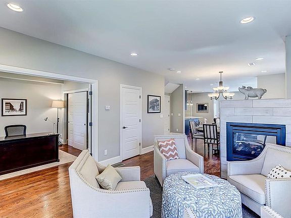 4th image of 3864 N Osceola St