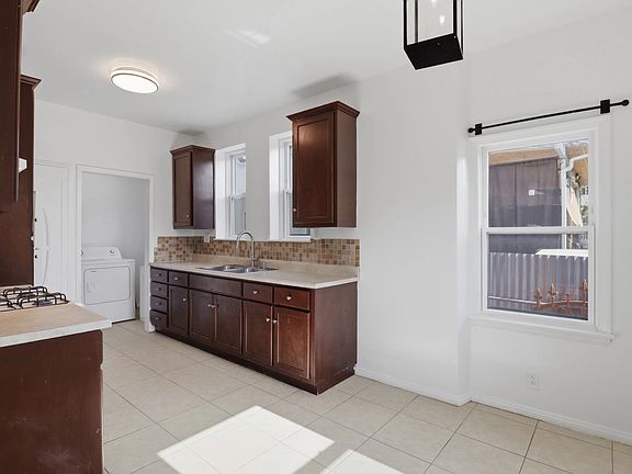 3rd image of 1167 N Kingsley Dr APT 101