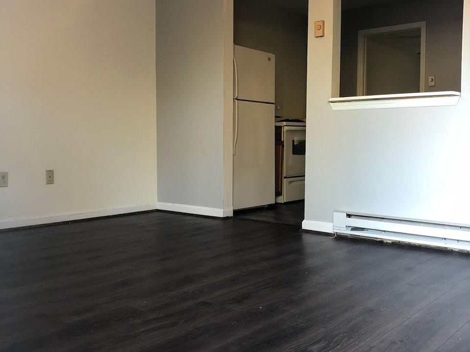 2nd image of 271 Glenn Bridge Rd #1