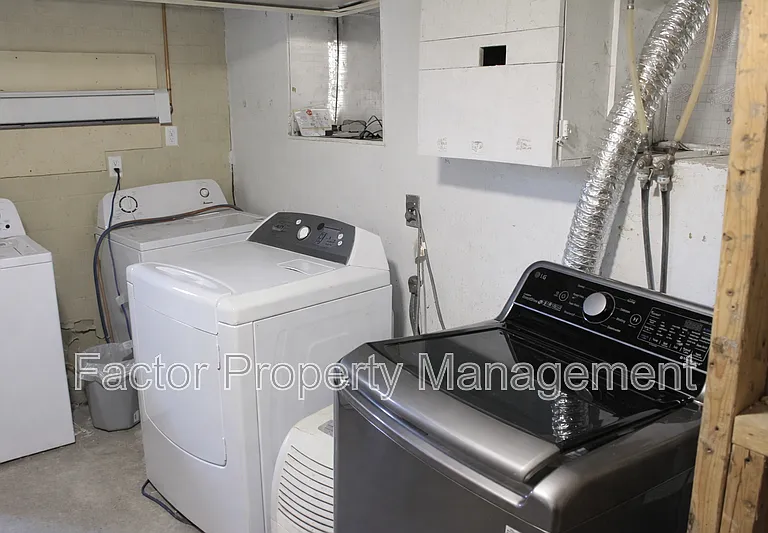 328 N 6th St #2 — Photo 15