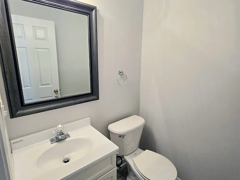 4039 Blackstone Dr — Photo 11