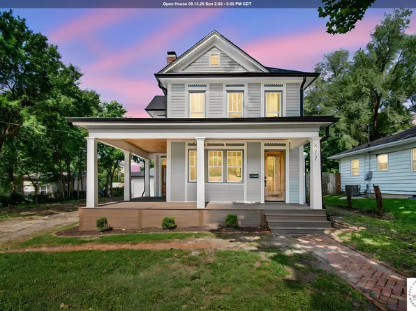 611 S Main St, Clinton, MO 64735
