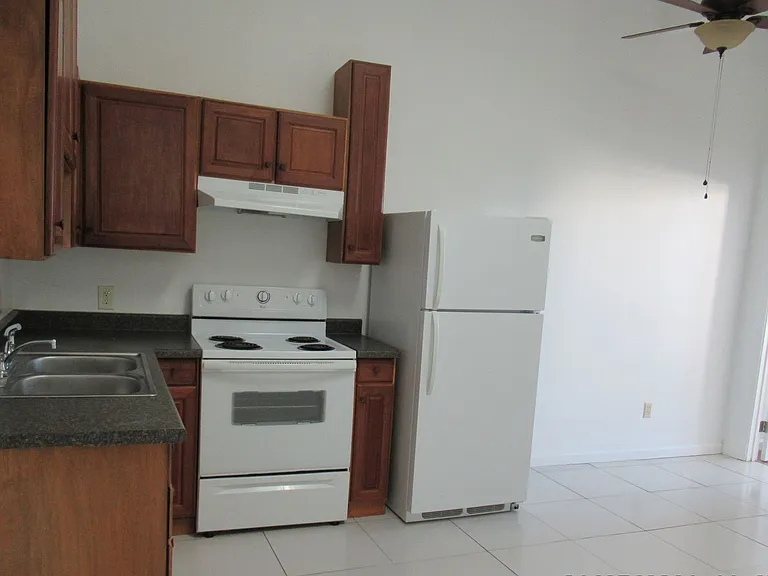 132 W. Sycamore St. — Photo 9