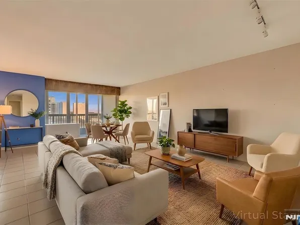 5 Horizon Rd #907, Fort Lee, NJ 07024