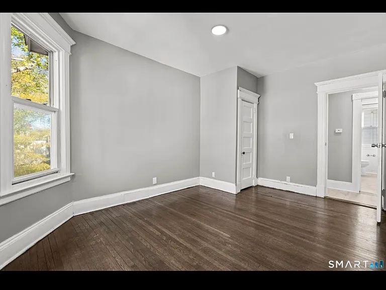 362-364 Sigourney St #2 — Photo 9