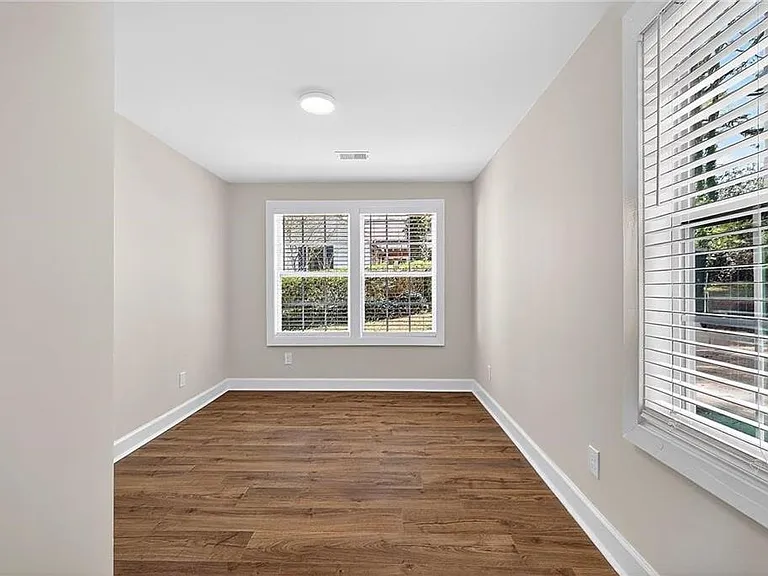 955 Columbia Dr — Photo 20