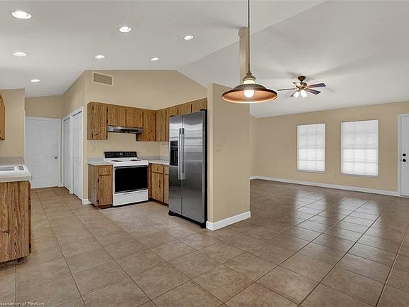3rd image of 315 S Huckleberry Lake Dr