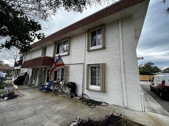 4th image of 402 Lower 8th Ave S APT 4