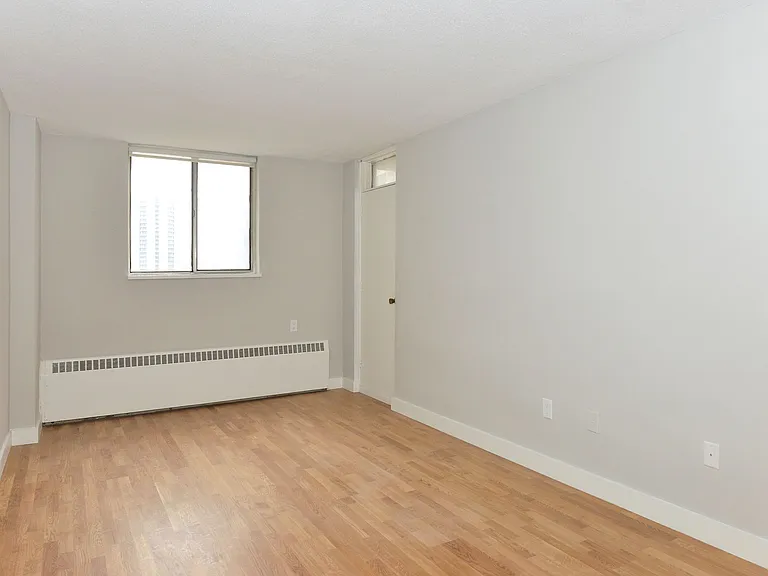 230 Oak St — Photo 8