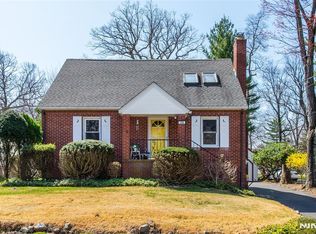 190 Hiawatha Blvd, Oakland, NJ 07436