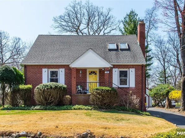 190 Hiawatha Blvd, Oakland, NJ 07436